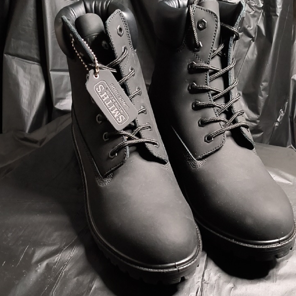 SMITH Men's Sleek Black Lace-Up Boots